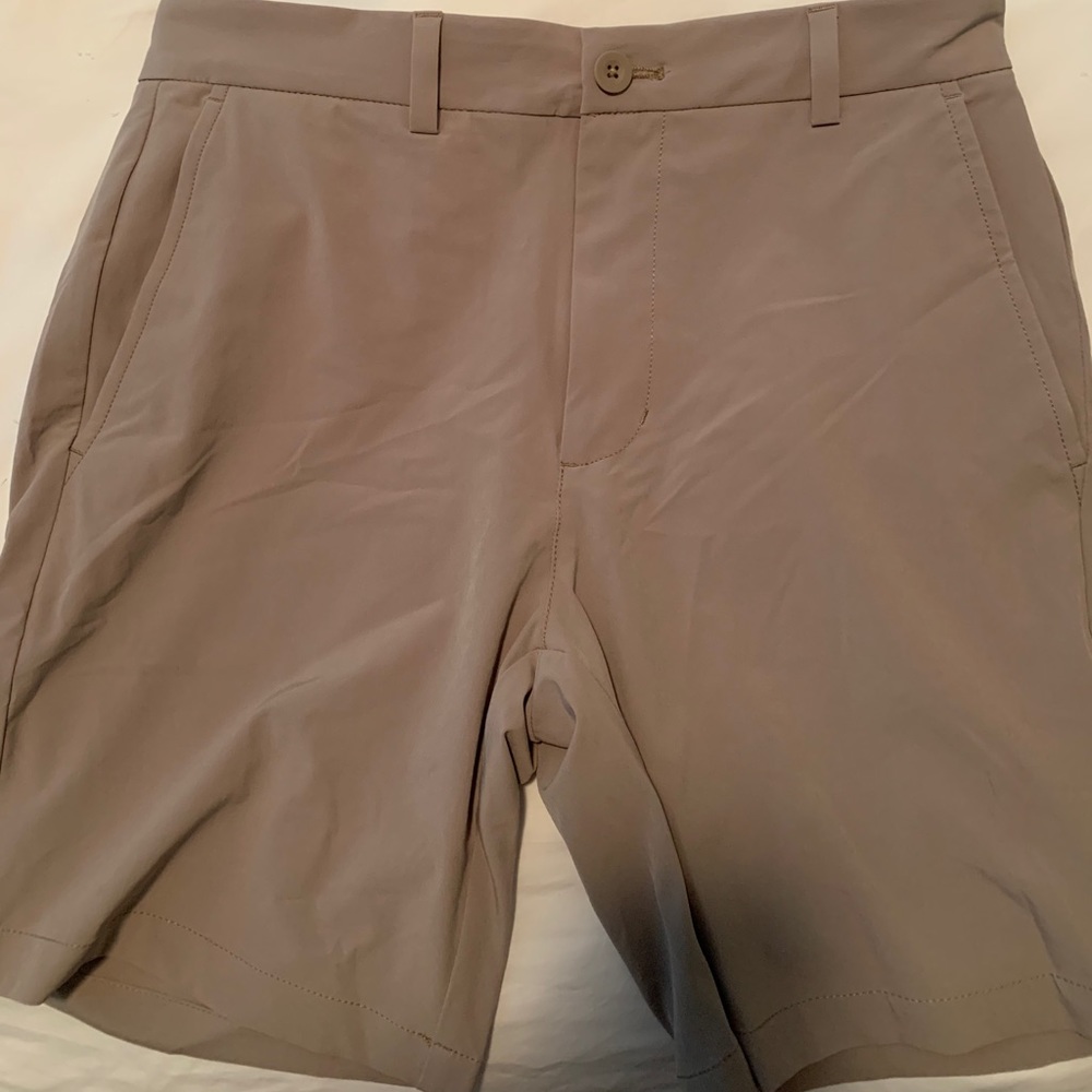Vineyard Vines shorts